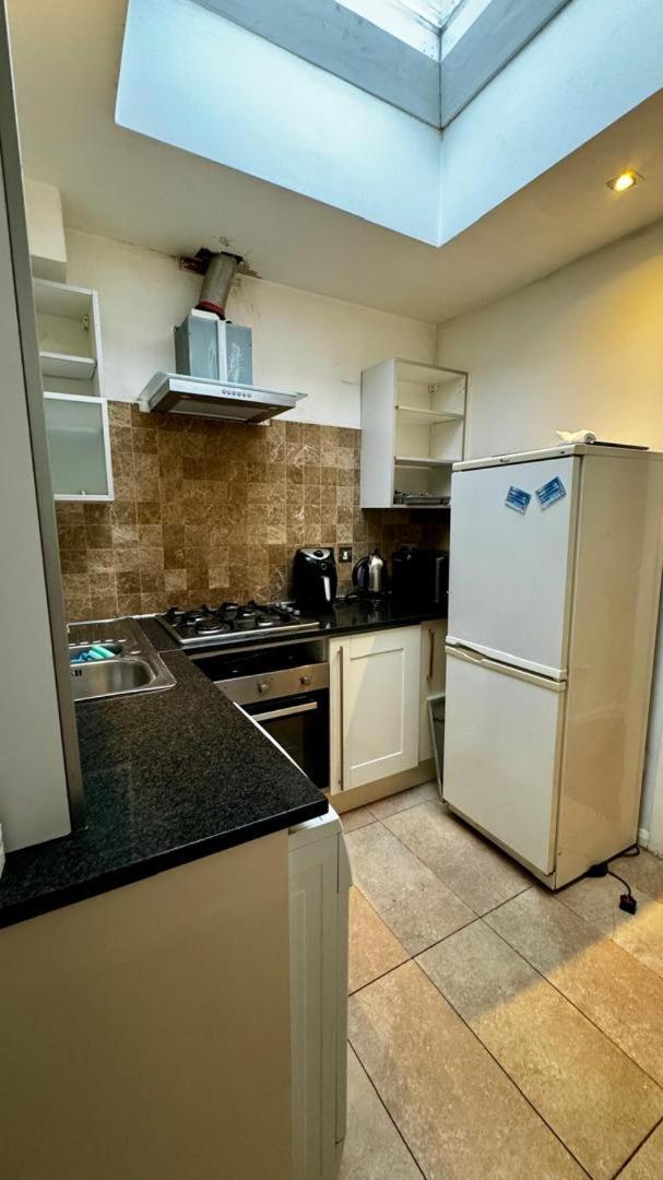 Eastbury Road Home Watford  Bagian luar foto